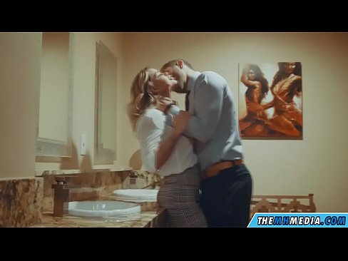❤️ Вақте ки як малламуй busty шумо дар як ҳоҷатхона ҷамъиятӣ seduces Порно босифат дар tg.massagecenter-yalta.ru ❌️